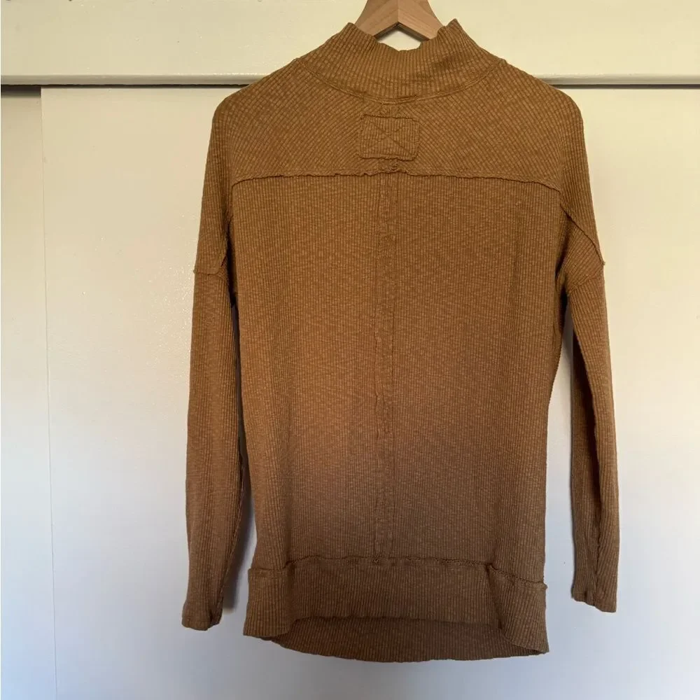 Free People Tan Long Sleeve Turtleneck XS